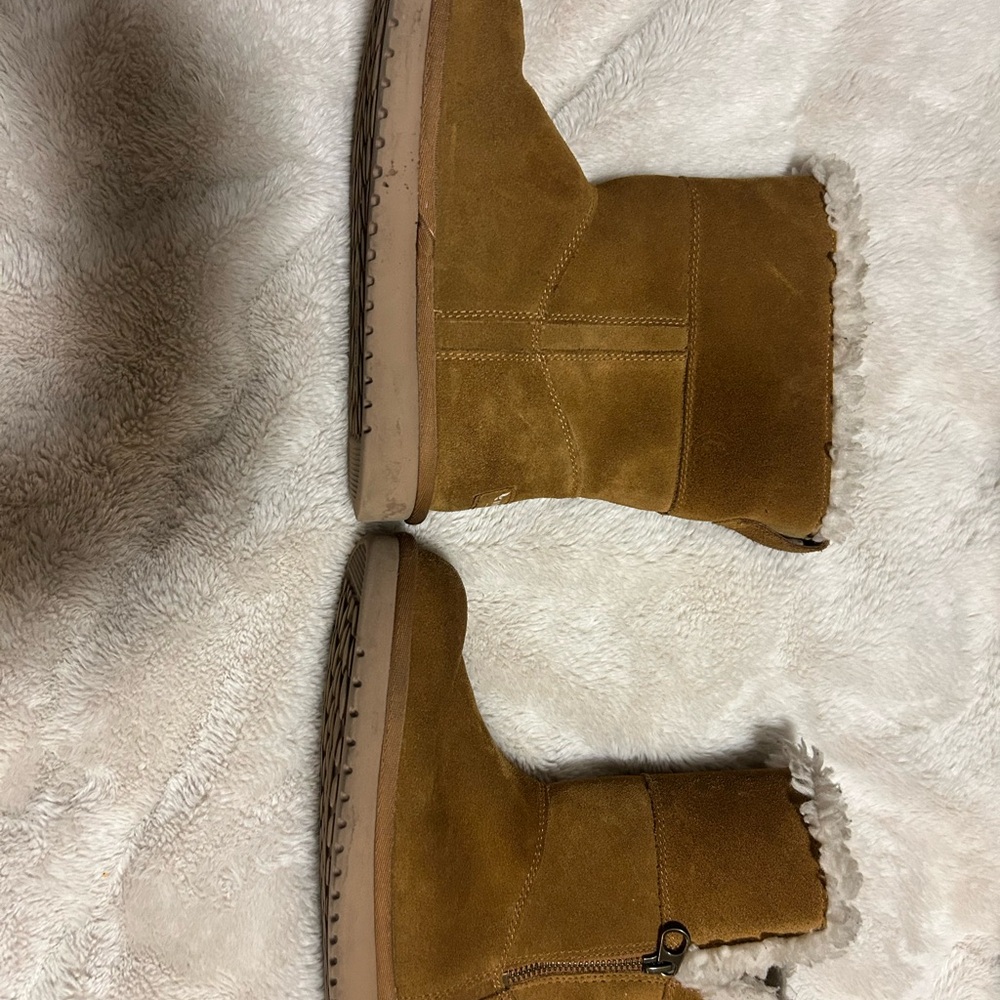 Koolaburra by UGG Tan Suede Boots